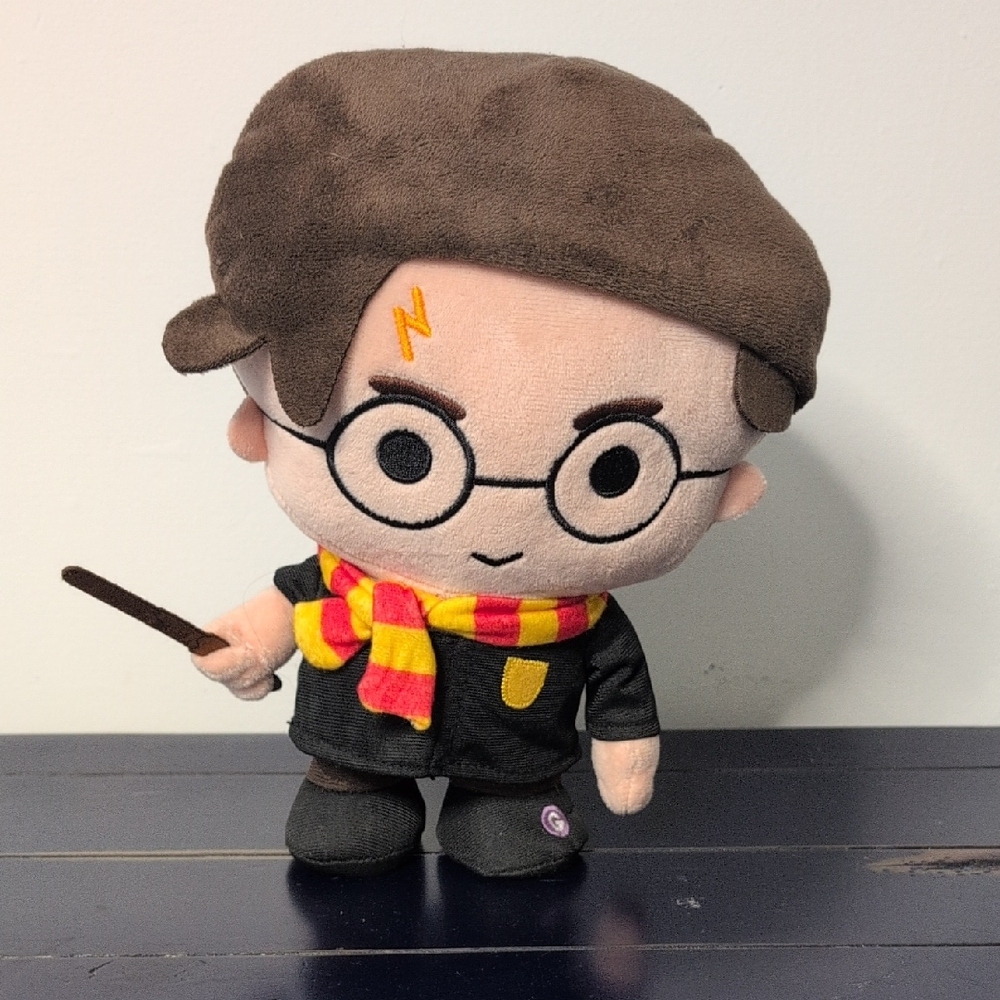 HARRY POTTER MUSICAL WALKING PLUSH